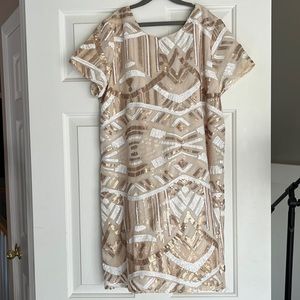 Worn once, self tanner marks shown on dress, it’s been clean and can’t tell on!✨